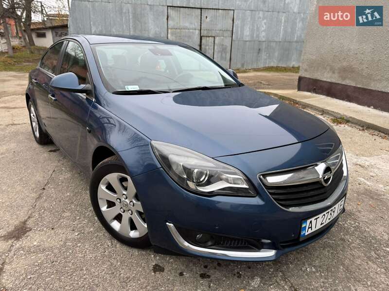 Седан Opel Insignia 2015 в Івано-Франківську