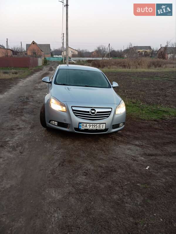 Седан Opel Insignia 2013 в Полтаве Седан Opel Insignia 2013 в Полтаве