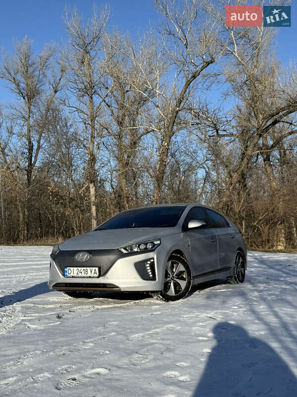 Лифтбек Hyundai Ioniq Electric 2019 в Днепре