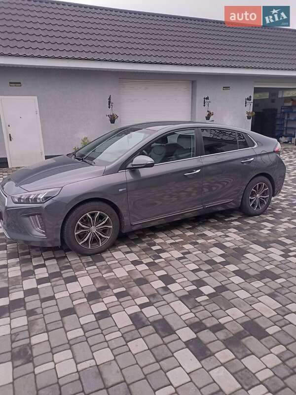 Лифтбек Hyundai Ioniq 2019 в Житомире