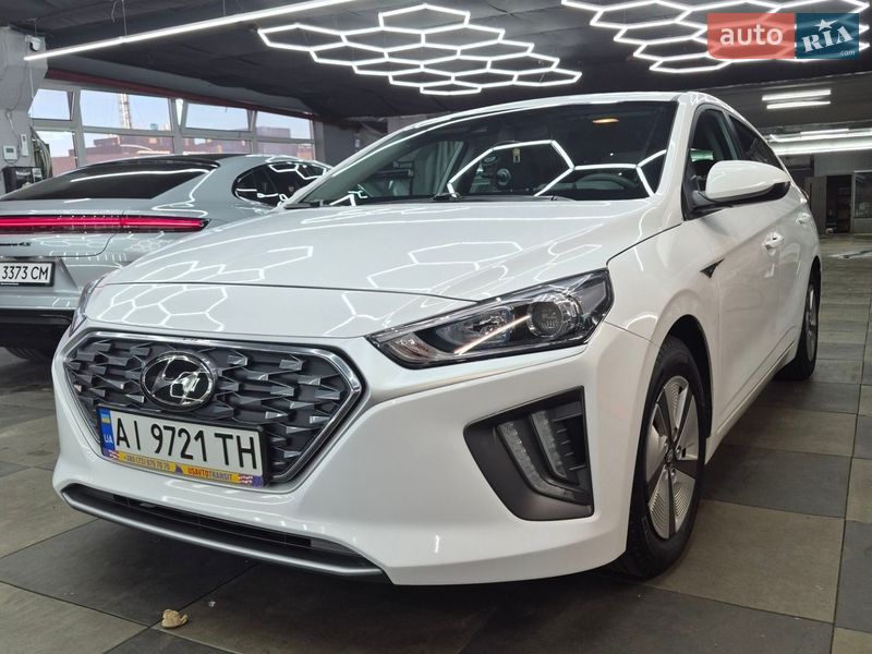 Лифтбек Hyundai Ioniq 2021 в Киеве