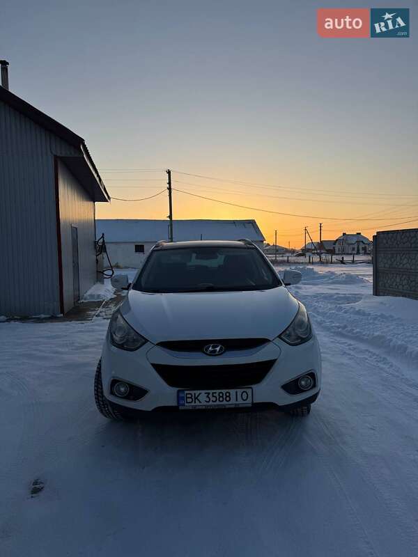 Внедорожник / Кроссовер Hyundai ix35 2011 в Березному