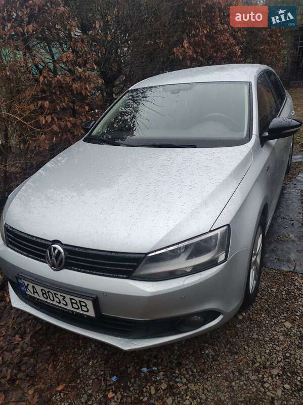 Седан Volkswagen Jetta 2012 в Києві
