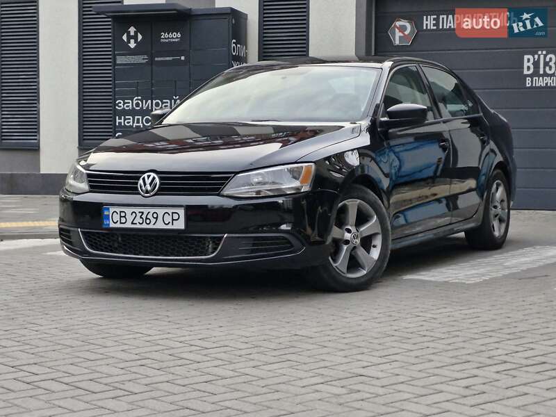 Седан Volkswagen Jetta 2013 в Львові