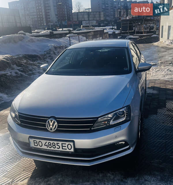 Седан Volkswagen Jetta 2015 в Тернополе