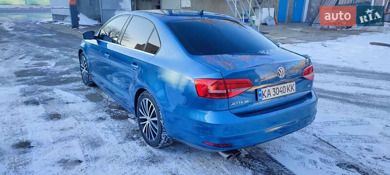 Седан Volkswagen Jetta 2015 в Киеве