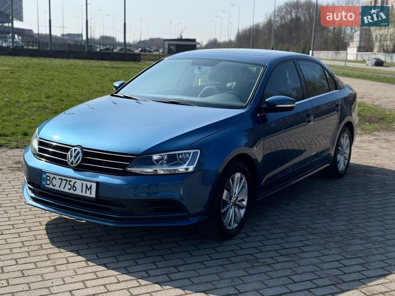 Седан Volkswagen Jetta 2015 в Львове