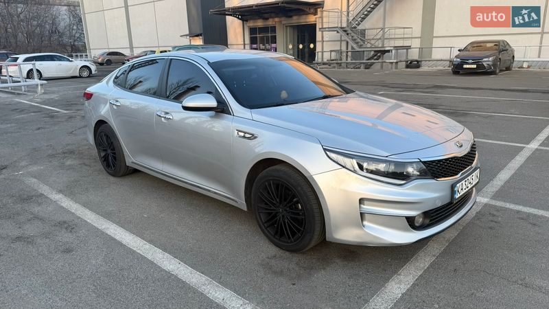 Седан Kia K5 2016 в Киеве