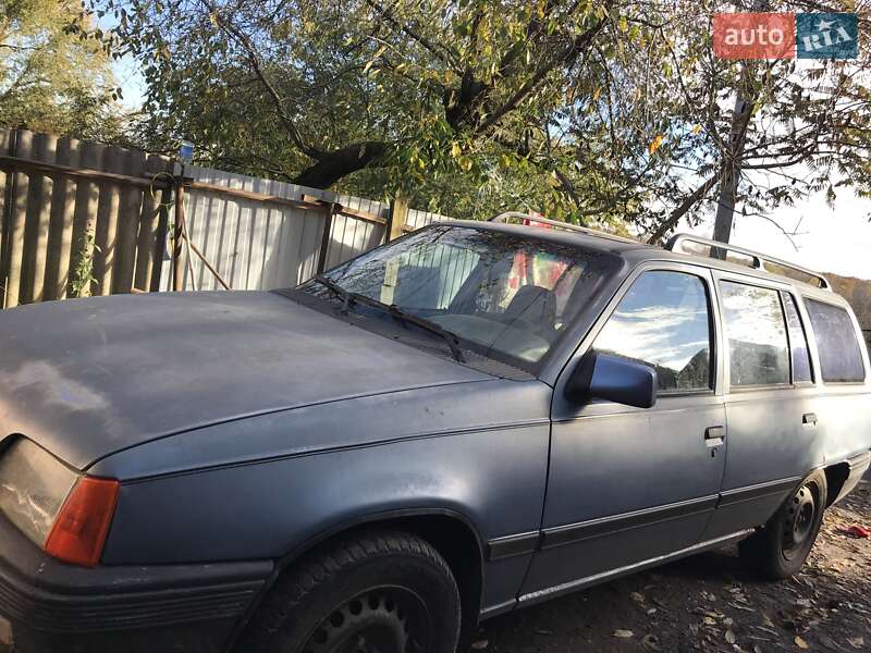Универсал Opel Kadett 1990 в Лубнах