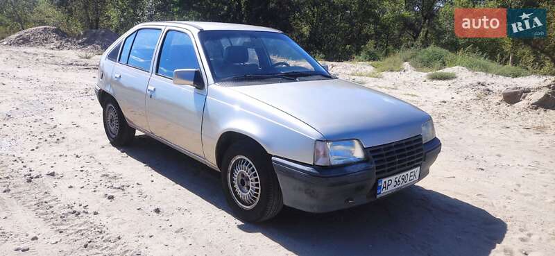 Хэтчбек Opel Kadett 1987 в Запорожье Хэтчбек Opel Kadett 1987 в Запорожье
