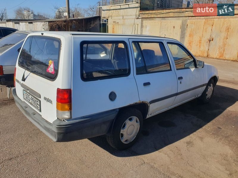 Универсал Opel Kadett 1988 в Киеве