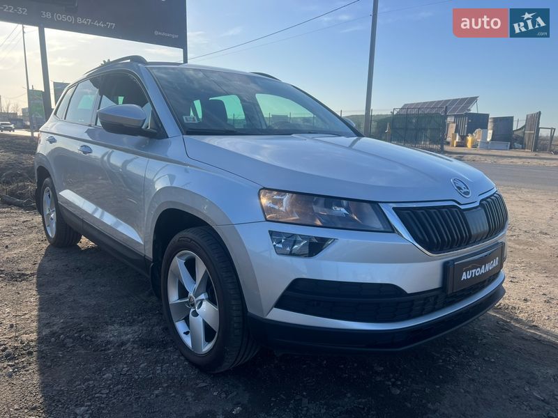 Внедорожник / Кроссовер Skoda Karoq 2019 в Киеве