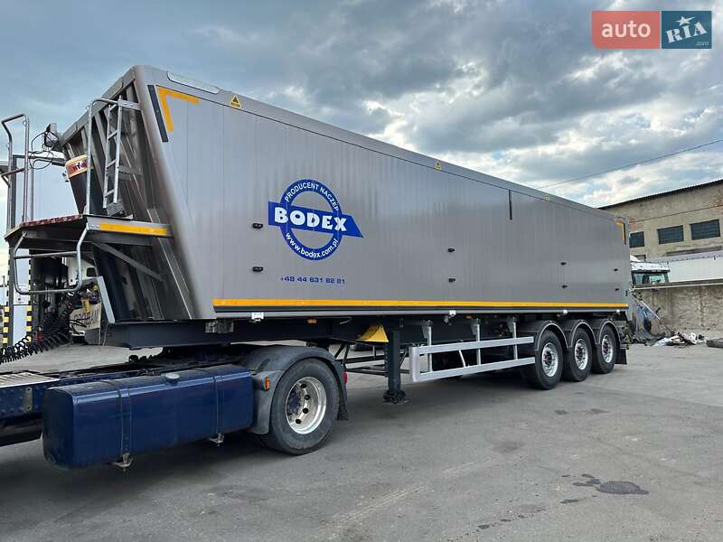 Зерновоз - полуприцеп Bodex KIS 3W-A 2024 в Черновцах