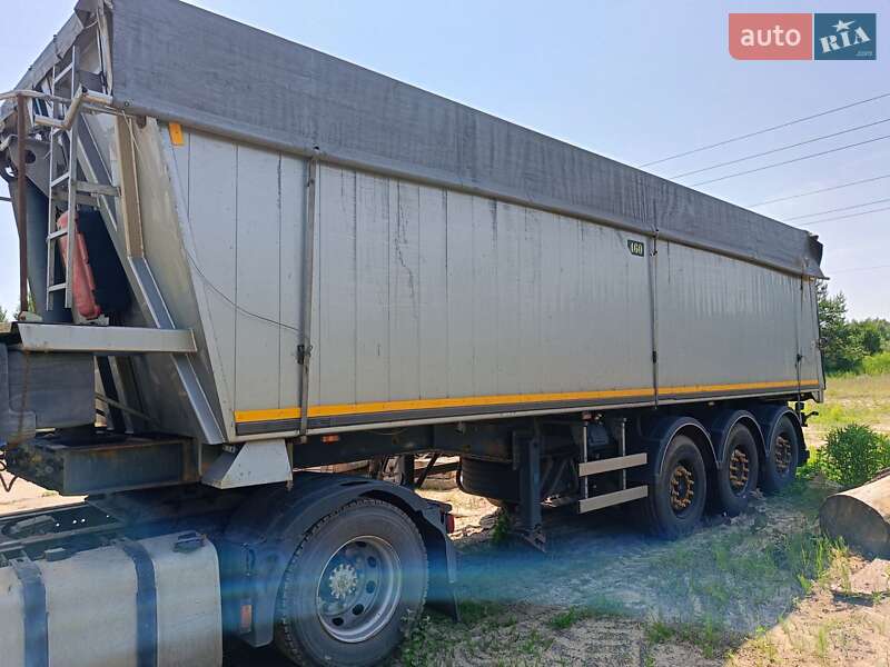 Зерновоз - полуприцеп Bodex KIS 3W-A 2010 в Макарове