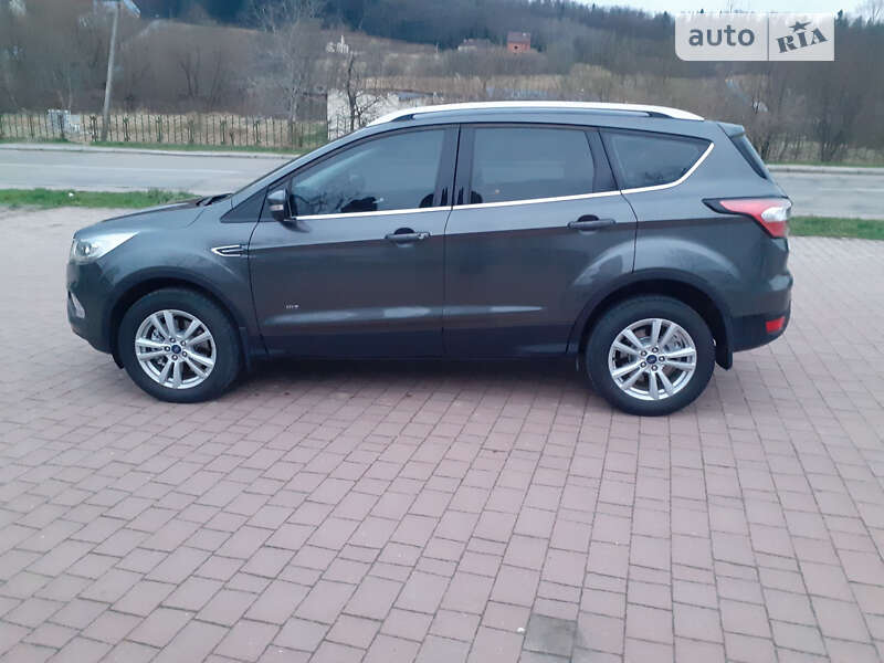 Внедорожник / Кроссовер Ford Kuga 2018 в Трускавце