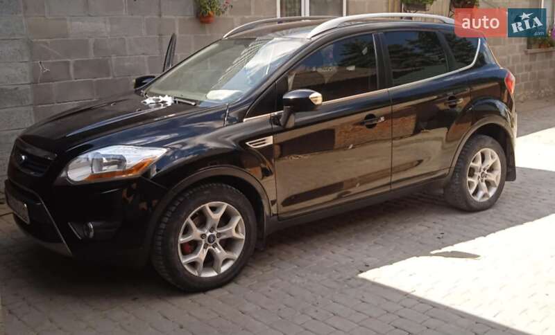 Внедорожник / Кроссовер Ford Kuga 2011 в Скалате
