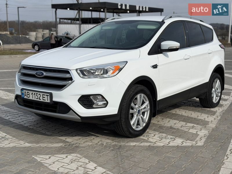 Внедорожник / Кроссовер Ford Kuga 2016 в Тульчине Внедорожник / Кроссовер Ford Kuga 2016 в Тульчине
