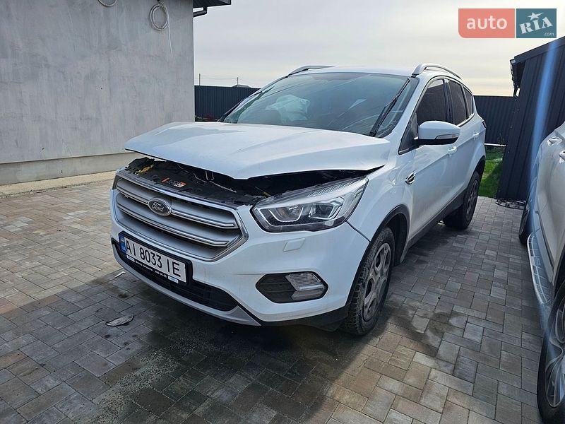 Внедорожник / Кроссовер Ford Kuga 2019 в Киеве