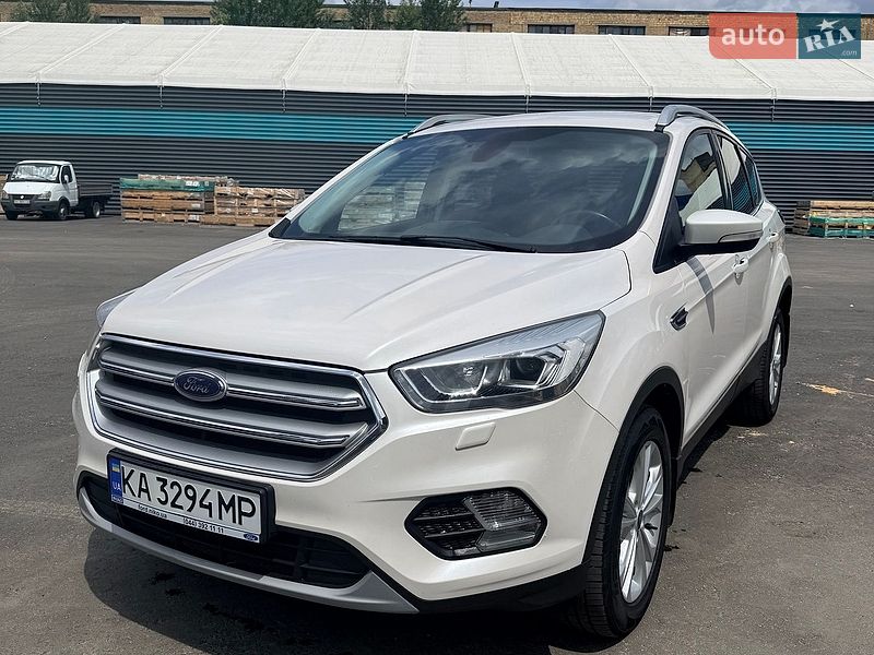 Внедорожник / Кроссовер Ford Kuga 2019 в Киеве