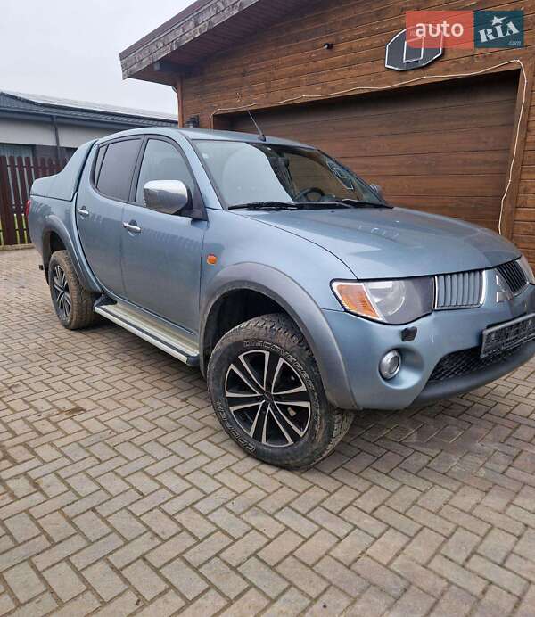 Пикап Mitsubishi L 200 2007 в Сарнах