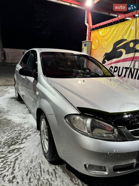 Хэтчбек Chevrolet Lacetti 2005 в Киеве