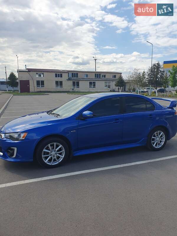 Седан Mitsubishi Lancer 2016 в Сарнах