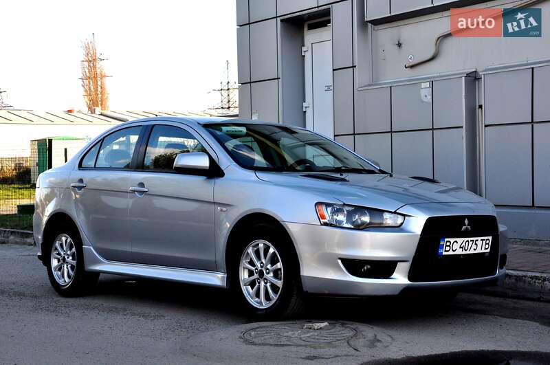 Седан Mitsubishi Lancer 2011 в Львове