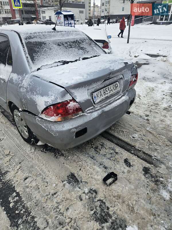 Седан Mitsubishi Lancer 2005 в Киеве