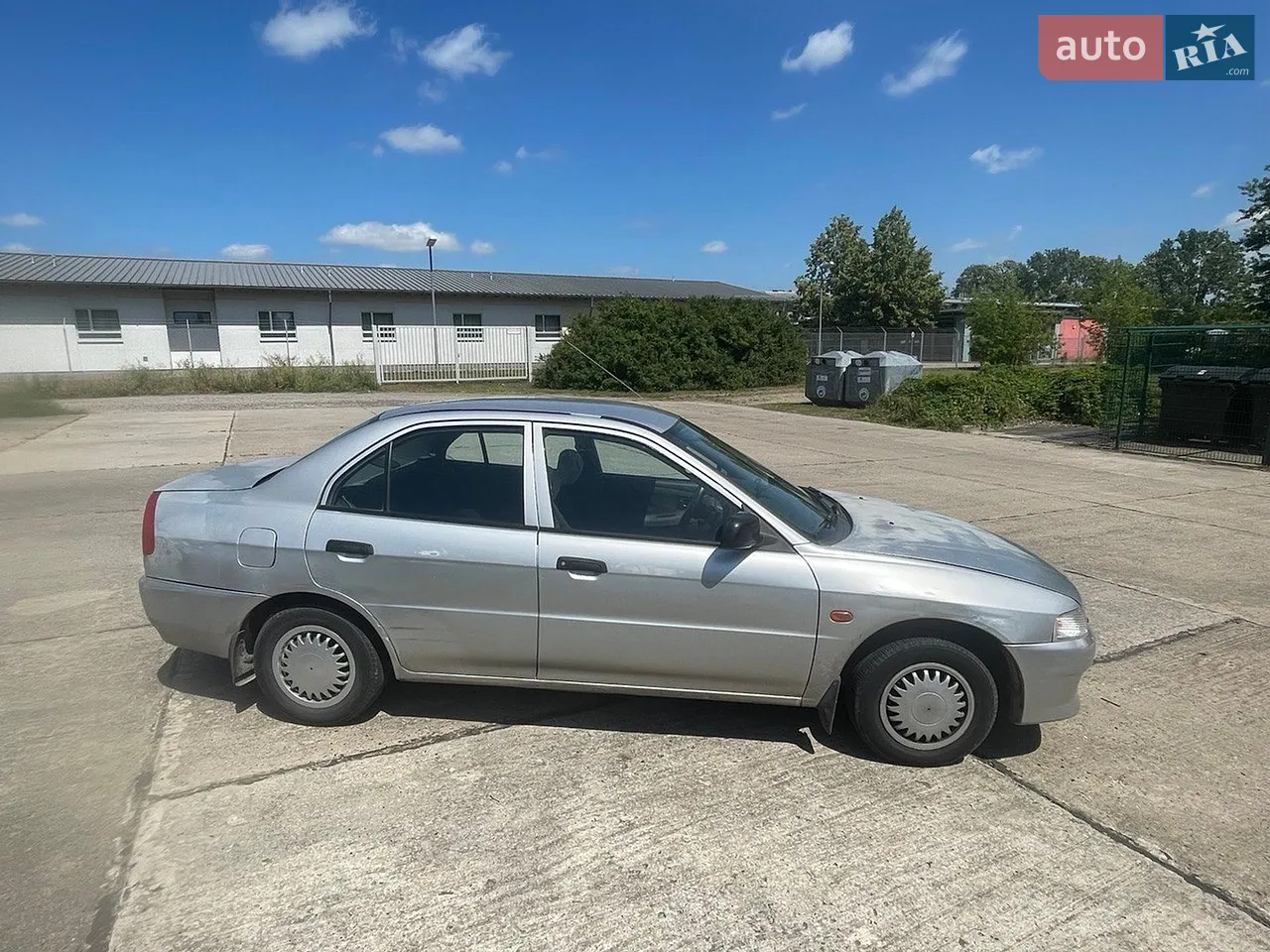 Mitsubishi Lancer 2000 photo 4