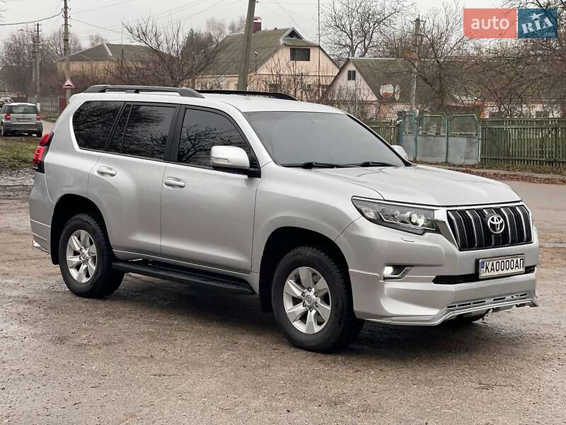 Внедорожник / Кроссовер Toyota Land Cruiser Prado 2018 в Мироновке
