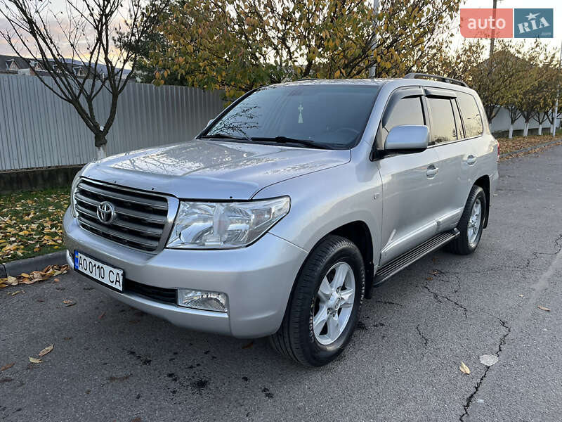 Внедорожник / Кроссовер Toyota Land Cruiser 2008 в Сваляве