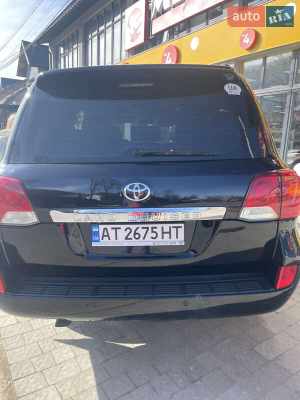 Внедорожник / Кроссовер Toyota Land Cruiser 2013 в Яремче