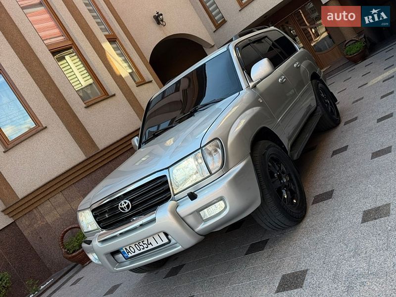Позашляховик / Кросовер Toyota Land Cruiser 2003 в Тячеві