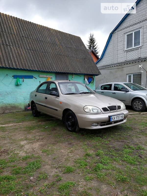 Седан Daewoo Lanos 2004 в Киеве