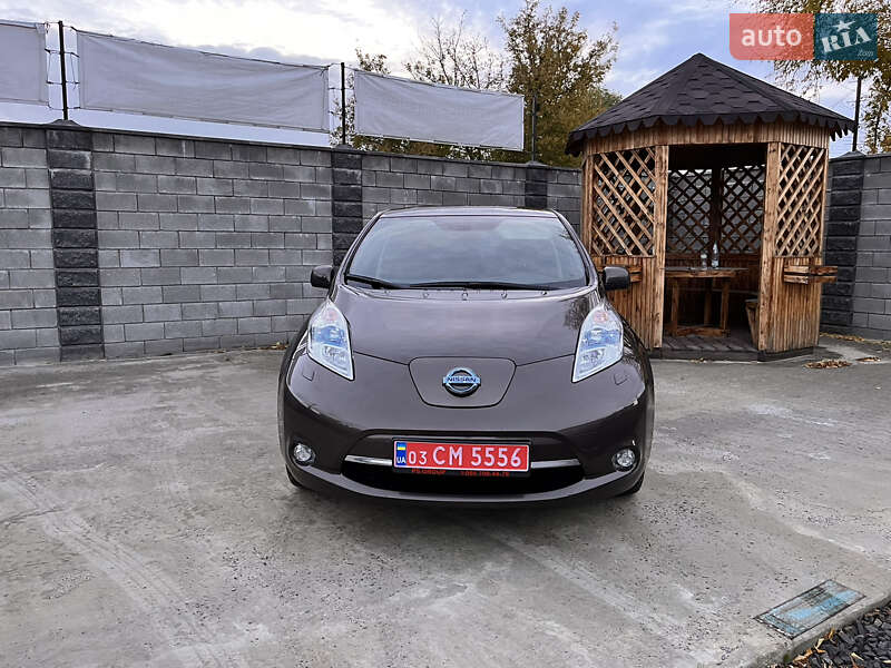 Хэтчбек Nissan Leaf 2016 в Костополе Хэтчбек Nissan Leaf 2016 в Костополе