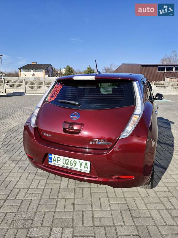 Хэтчбек Nissan Leaf 2017 в Запорожье Хэтчбек Nissan Leaf 2017 в Запорожье
