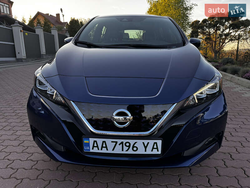 Хетчбек Nissan Leaf 2018 в Чернівцях