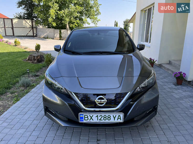 Хэтчбек Nissan Leaf 2018 в Хмельницком Хэтчбек Nissan Leaf 2018 в Хмельницком
