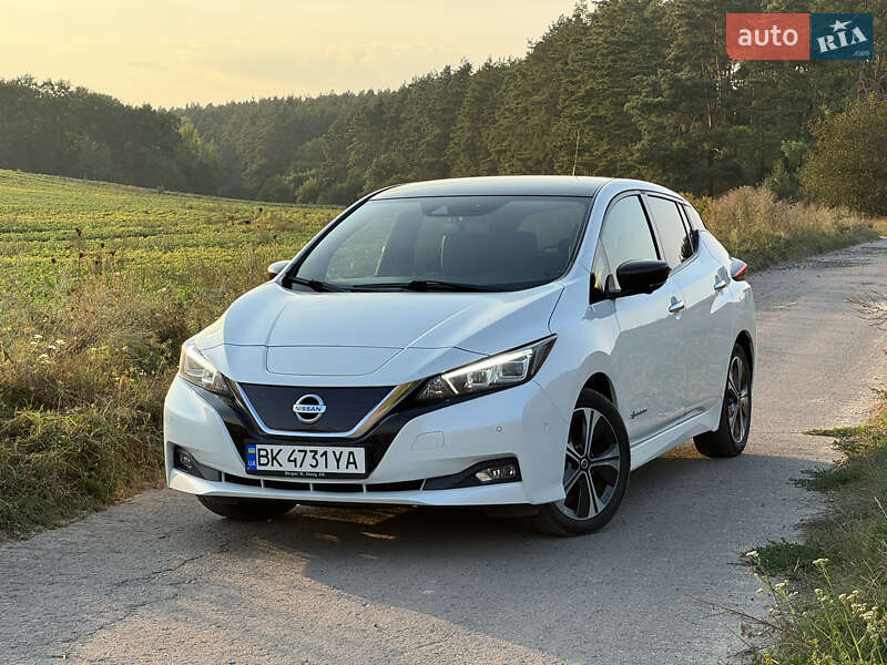 Хетчбек Nissan Leaf 2018 в Рівному Хетчбек Nissan Leaf 2018 в Рівному