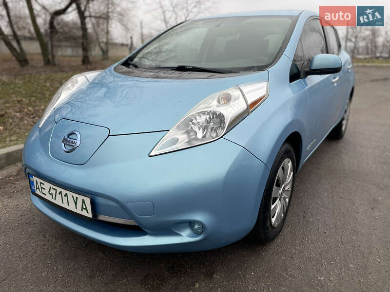 Хэтчбек Nissan Leaf 2014 в Днепре
