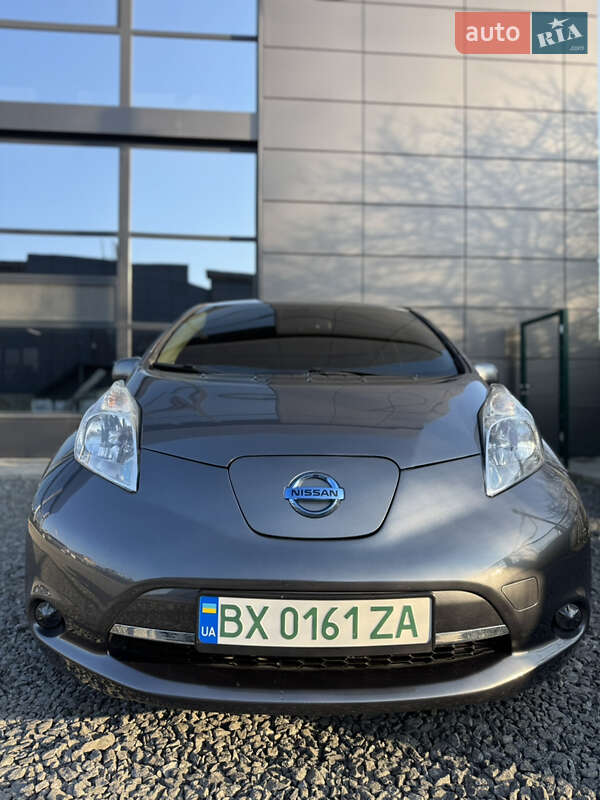 Хэтчбек Nissan Leaf 2015 в Шепетовке Хэтчбек Nissan Leaf 2015 в Шепетовке