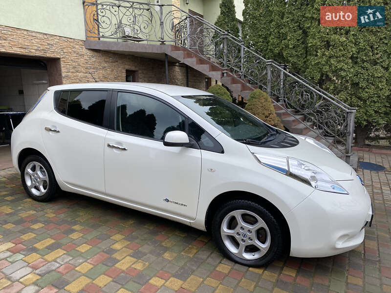 Хэтчбек Nissan Leaf 2014 в Черновцах