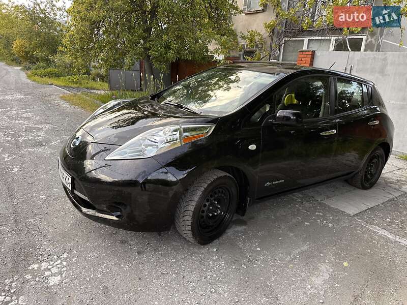 Хэтчбек Nissan Leaf 2016 в Днепре
