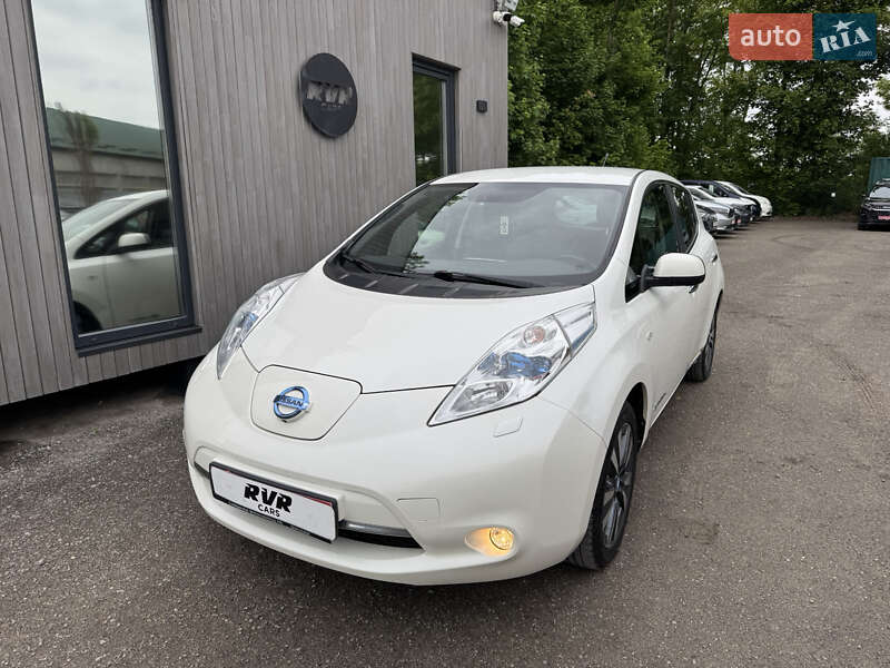 Хэтчбек Nissan Leaf 2013 в Тернополе Хэтчбек Nissan Leaf 2013 в Тернополе