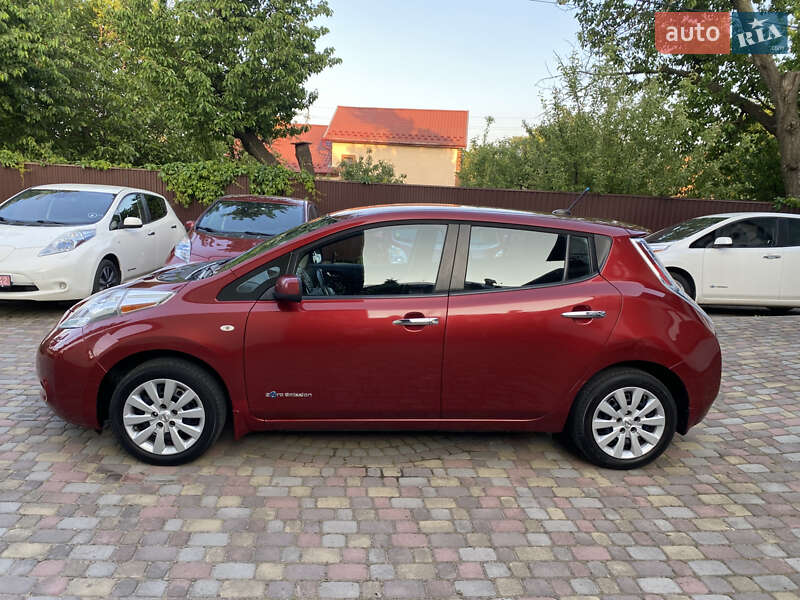 Хэтчбек Nissan Leaf 2014 в Черновцах