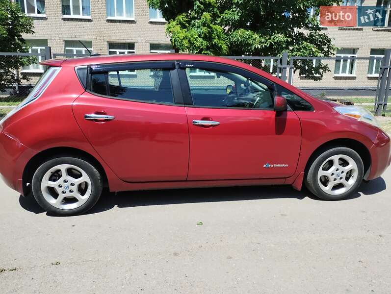 Хетчбек Nissan Leaf 2014 в Запоріжжі