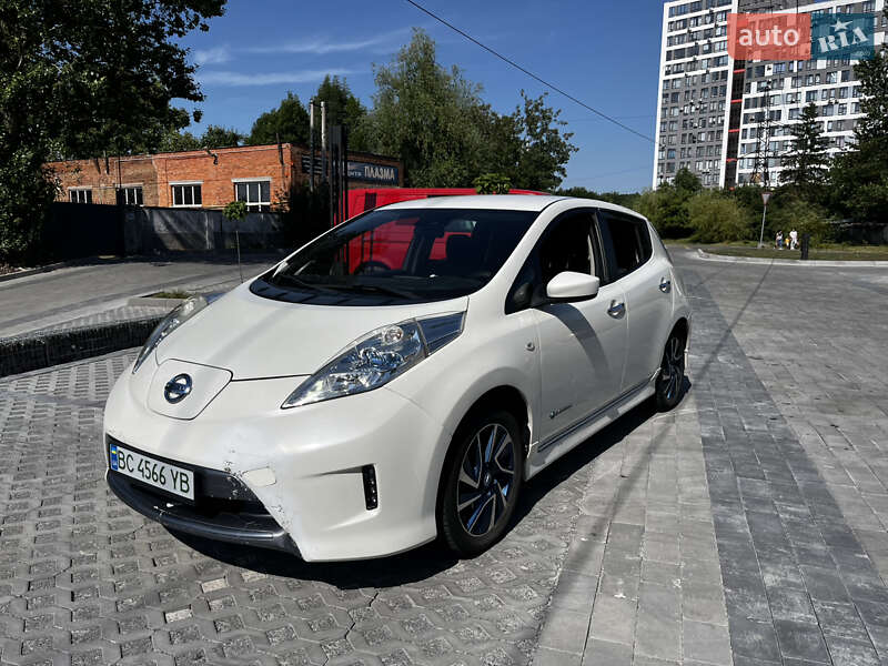 Хэтчбек Nissan Leaf 2017 в Львове