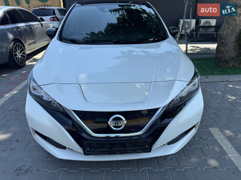 Хэтчбек Nissan Leaf 2018 в Одессе Хэтчбек Nissan Leaf 2018 в Одессе