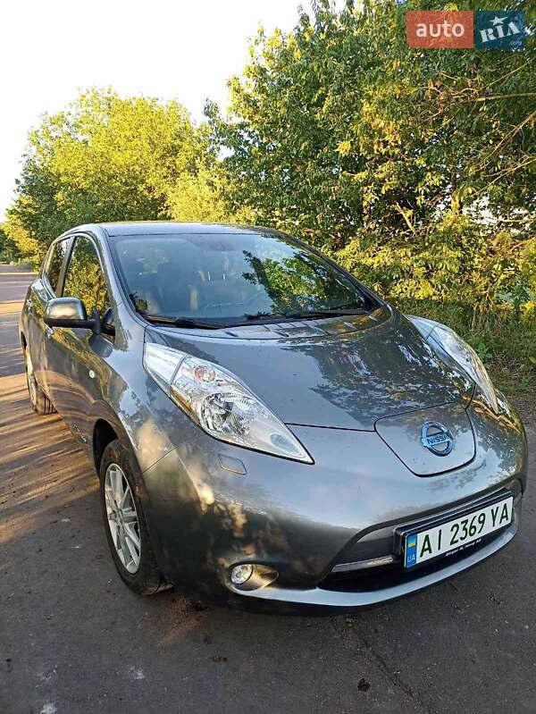 Хэтчбек Nissan Leaf 2014 в Тетиеве Хэтчбек Nissan Leaf 2014 в Тетиеве