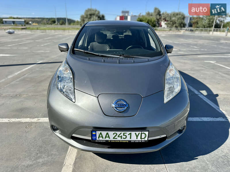 Хэтчбек Nissan Leaf 2017 в Киеве